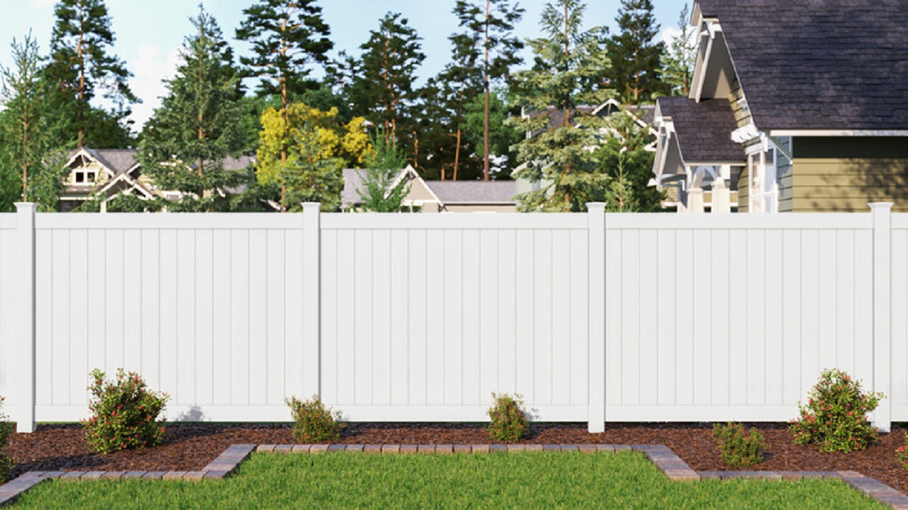 The Cost-Effectiveness of Vinyl Fence Wholesale for Large-Scale Projects